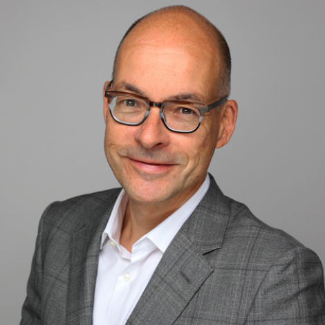 Dr. Alexander Schrader